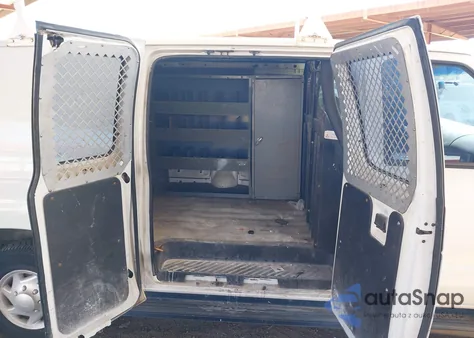 2002 Ford E-250 Commercial/Recreational z USA, uszkodzony, nr VIN 1FTNE24L42HA32378